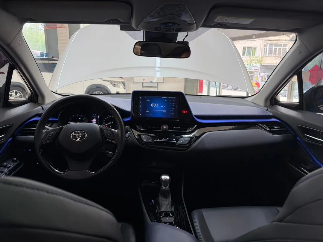 TOYOTA CHR
