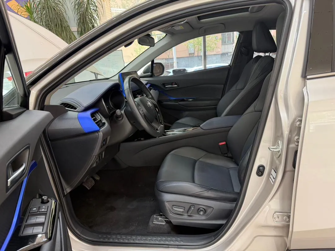 TOYOTA CHR